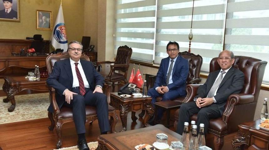 Endonezya’nın Ankara Büyükelçisi Wardana Mersin’de