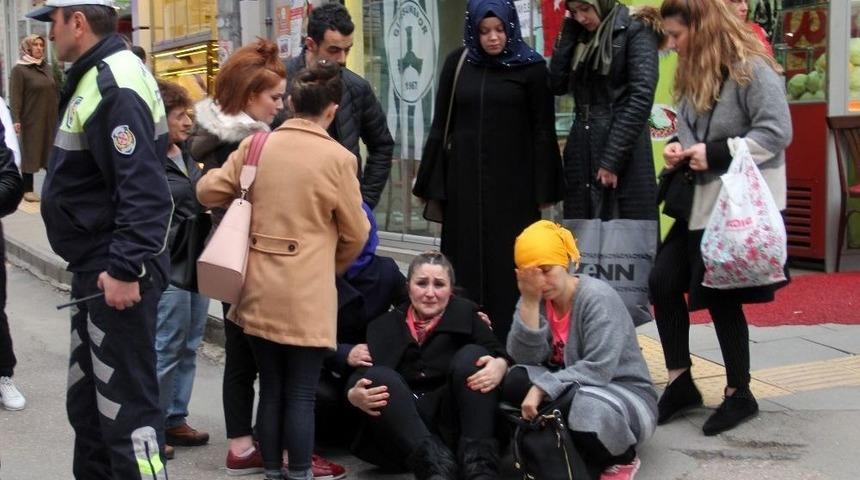 Acılar İ&ccedil;inde Ambulans Bekledi