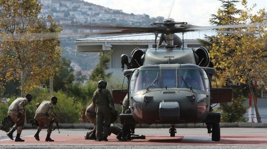 Komandoların Zorlu Eğitim G&ouml;r&uuml;nt&uuml;leri Klip Oldu