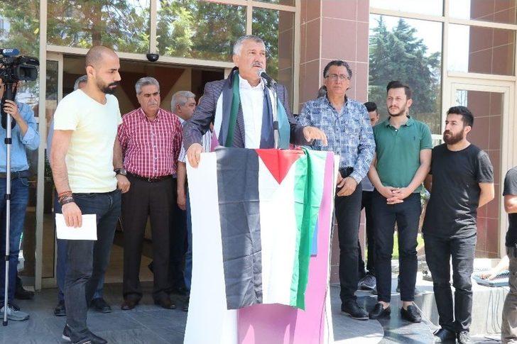 Seyhan Belediyesi Çalışanları İsrail Ve Abd’yi Protesto Etti G3