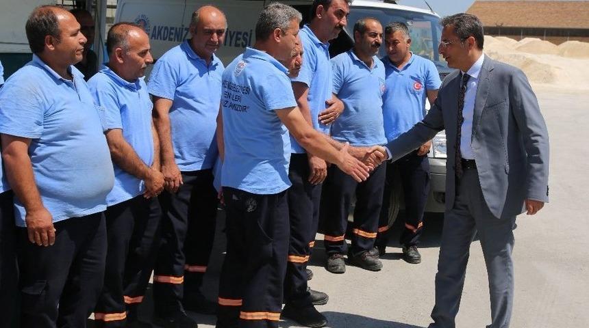 Akdeniz Belediyesi’nde Taşerondan Kadroya Geçen İşçilerin Zam Sevinci