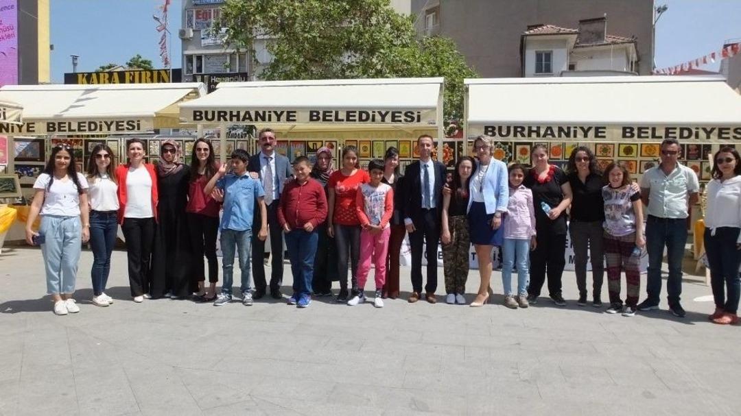 Balıkesir&rsquo;de &Ouml;zel &Ouml;ğrencilerin Eserleri İlgi G&ouml;rd&uuml;