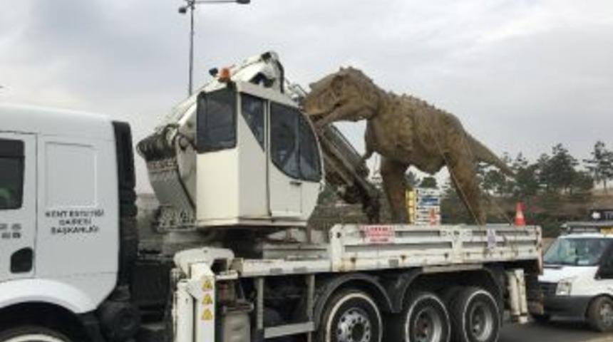 Başkent&rsquo;teki Dinozor Maketi Kaldırıldı
