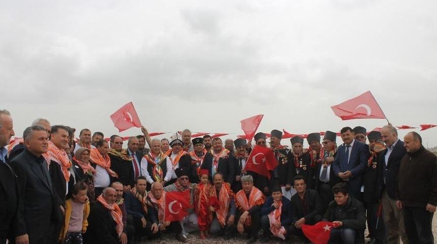 Antalyalı Y&ouml;r&uuml;klerden Mehmet&ccedil;iğe Destek