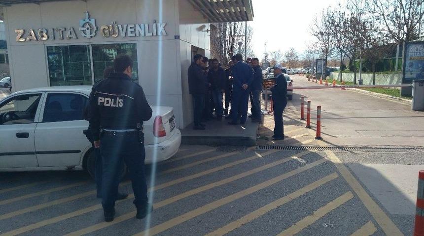 Belediye &Ouml;n&uuml;ne Asılan Pankart Polisi Alarma Ge&ccedil;irdi