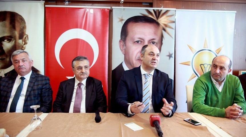 Ak Partili Yılmaz Basın Mensupları İle Bir Araya Geldi