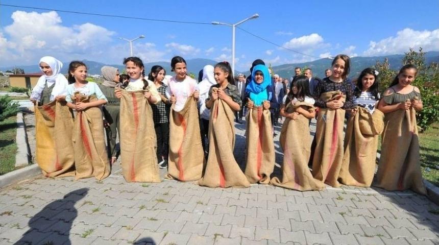 Osmaniye&rsquo;de "ekranla Değil, Akranla B&uuml;y&uuml;s&uuml;n &Ccedil;ocuklar" Etkinliği