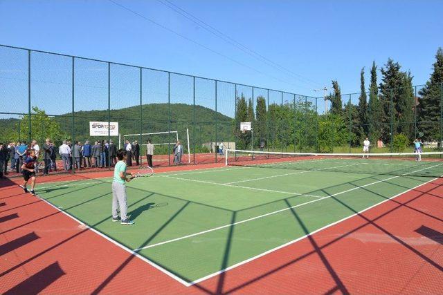 Yalova Bir Spor Tesisine Daha Kavuştu