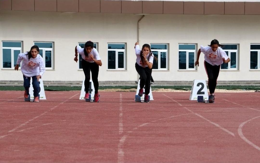 Kadın Sporcular &rsquo;kadına Şiddete Dur&rsquo; Demek İ&ccedil;in Koştular