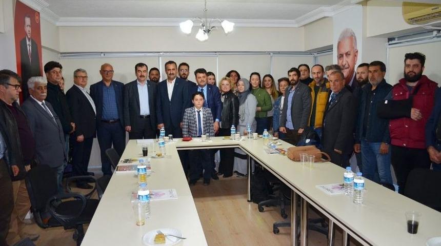 Didim Ak Parti&rsquo;de 26 Yeni &Uuml;yeye Rozet T&ouml;reni D&uuml;zenlendi