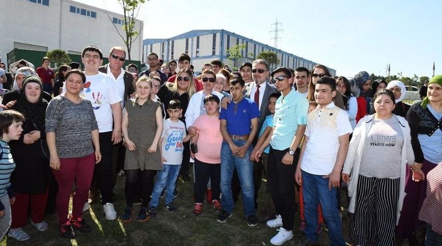 Engelli &Ccedil;ocuklardan Esenyurt&rsquo;a Yeşil Katkı