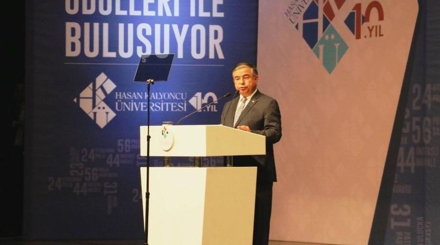 Bakan Yılmaz: "&uuml;lkemizde Y&uuml;ksek&ouml;ğretime Erişim Ve Y&uuml;ksek&ouml;ğretim Okullaşma Oranını Artırmak İstiyoruz"