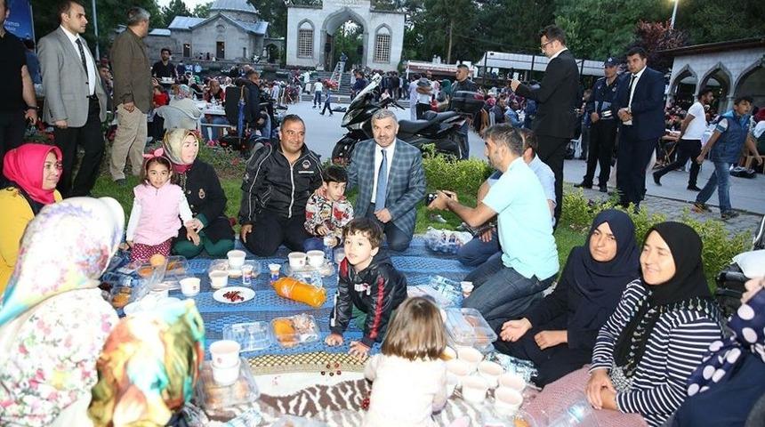 B&uuml;y&uuml;kşehir İftarı Seyyid Burhaneddin&rsquo;de