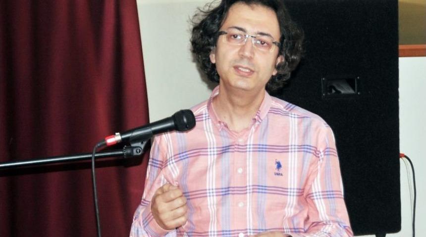 Do&ccedil;. Dr. &Uuml;st&uuml;n: "şeker Hastaları Doktorları Uygun G&ouml;r&uuml;rse Oru&ccedil; Tutabilir"