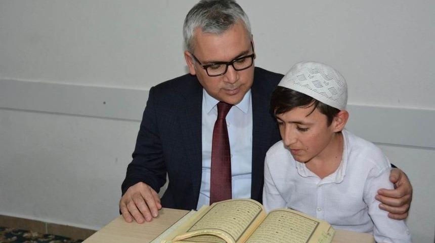 Vali Şimşek &Ouml;ğrencilerle Masa Tenisi Oynadı