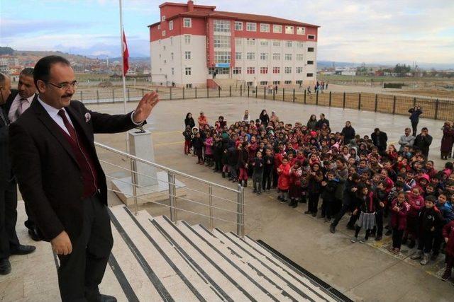 Malkoçoğlu’nun İhtiyaçlarına Uşak Belediyesi Yanıt Verdi