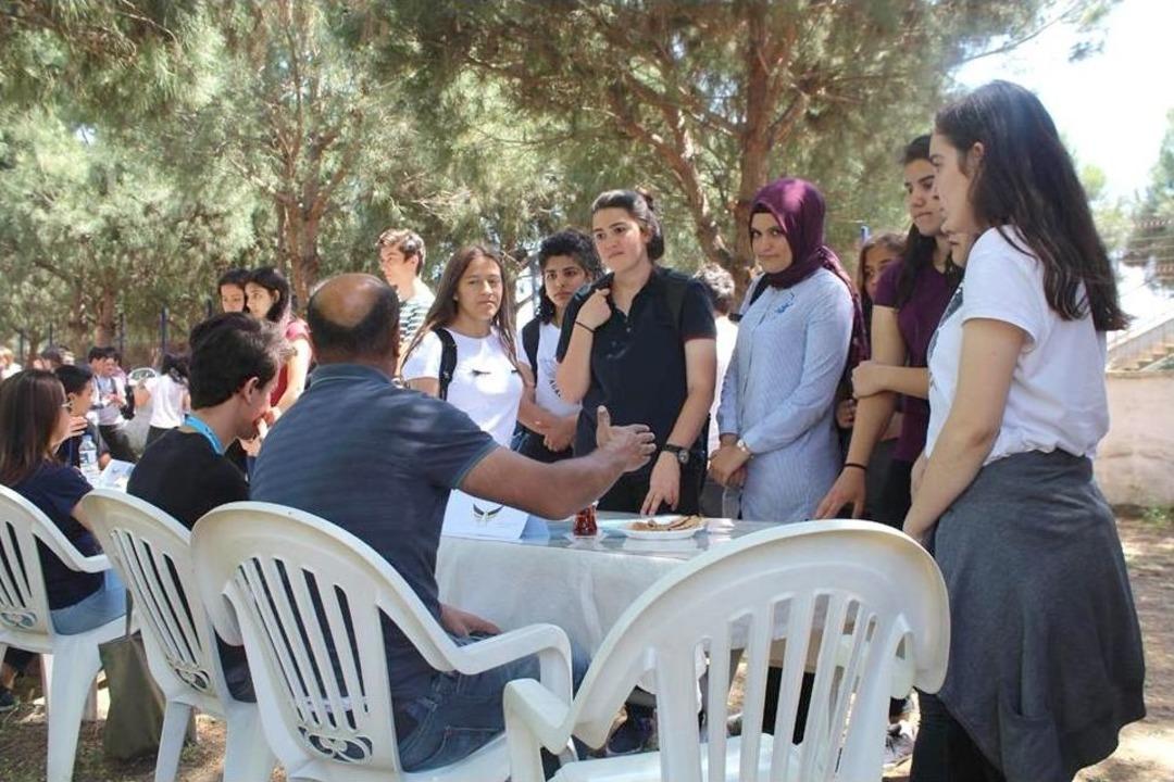 &Ouml;ğrenciler Uzmanlarından Mesleklerin P&uuml;f Noktasını &Ouml;ğrendiler