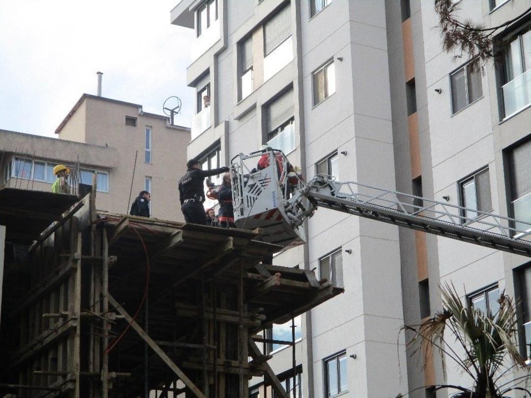 Kadık&ouml;y&rsquo;de Bir İnşaatta Beton Pompasının Kolu Koptu: 1 Yaralı