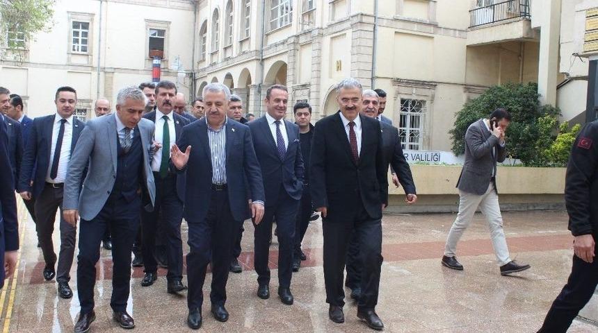 Bakan Arslan&rsquo;dan İzmir&rsquo;in Yerel Paydaşlarına Proje Eleştirisi