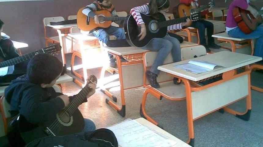 &Ccedil;gsa, Geleceğin M&uuml;zisyenlerini Yetişiyor