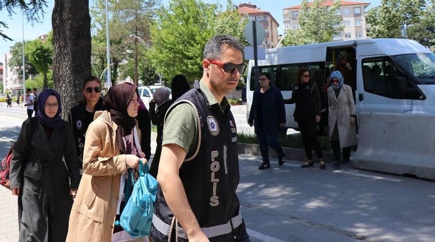 Fet&ouml; Ş&uuml;phelisi 8 Kişi Adliyeye Sevk Edildi