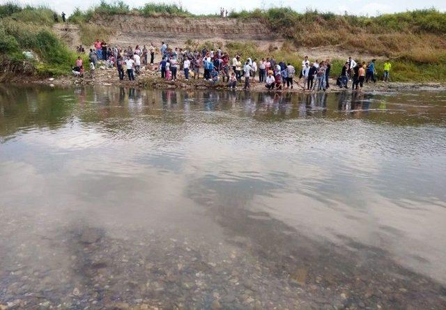 13 Yaşındaki İsmail Serinlemek İçin Girdiği Derede Boğuldu