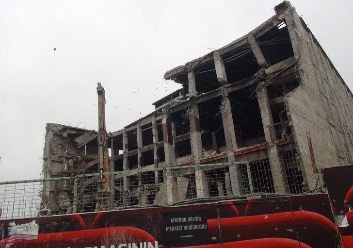 Akm’nin Yıkım Çalışmaları Aralıksız Sürüyor G3