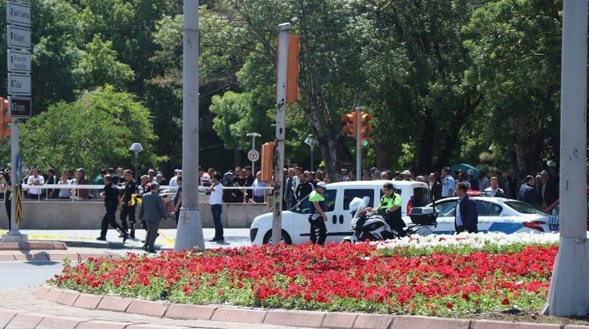 Ş&uuml;pheli Paketten &rsquo;elektrikli S&uuml;p&uuml;rge&rsquo; &Ccedil;ıktı