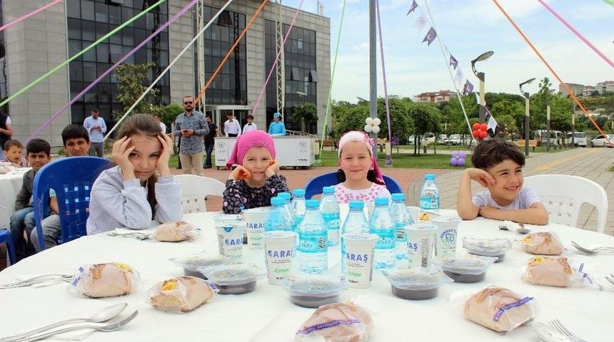 Tekne Orucu Tutan &Ccedil;ocuklar İlk İftarını Yaptı