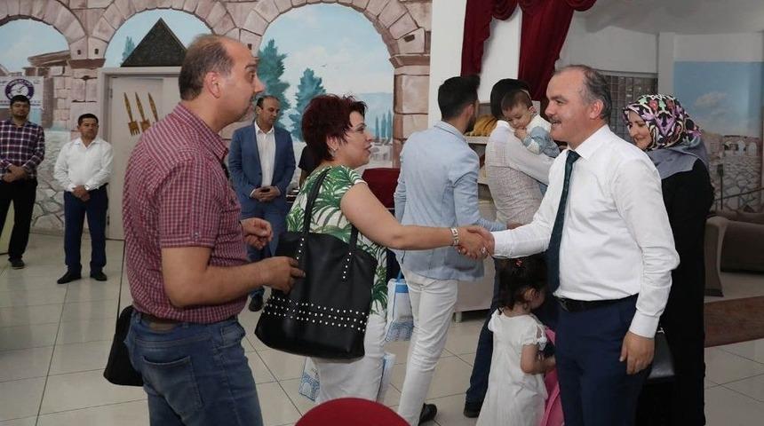 Başkan G&uuml;rlesin, Şehit Annelerini Unutmadı