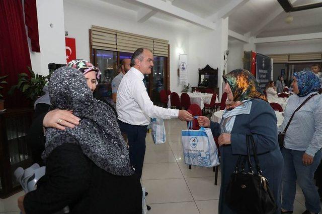 Başkan Gürlesin, Şehit Annelerini Unutmadı