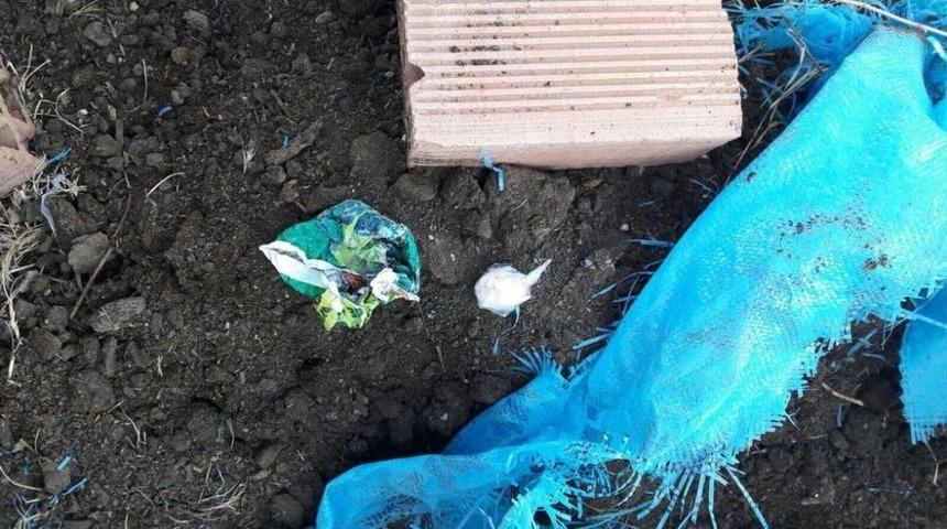 Aksaray&rsquo;da Toprağa G&ouml;m&uuml;lm&uuml;ş 4 Bin 665 Uyuşturucu Hap Ele Ge&ccedil;irildi