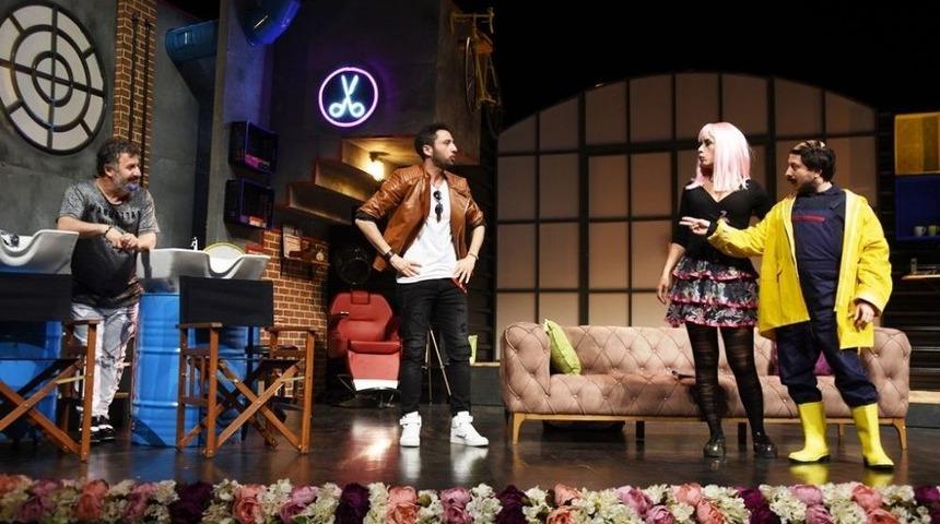 Tiyatro G&uuml;nleri Şen Makasla Başladı