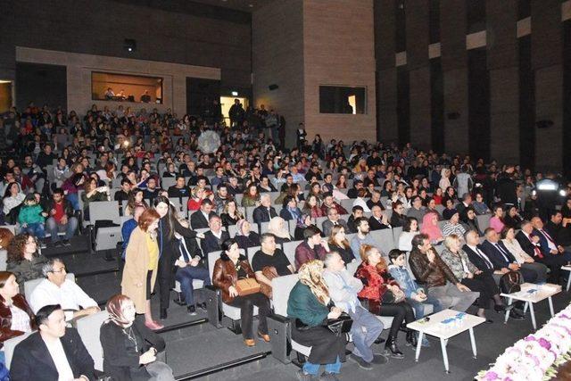 Tiyatro Günleri Şen Makasla Başladı