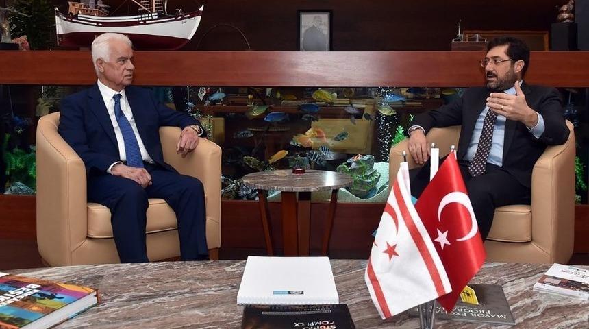 Kktc Eski Cumhurbaşkanı Derviş Eroğlu&rsquo;ndan Beşiktaş Belediyesi&rsquo;ne Ziyaret