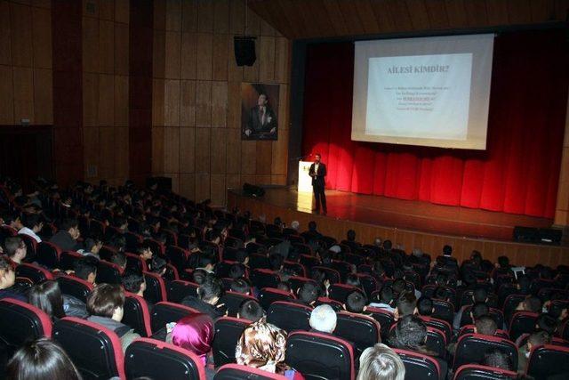 Seyyid Burhaneddin Hz. Ölümünün 777. Yılında Anıldı