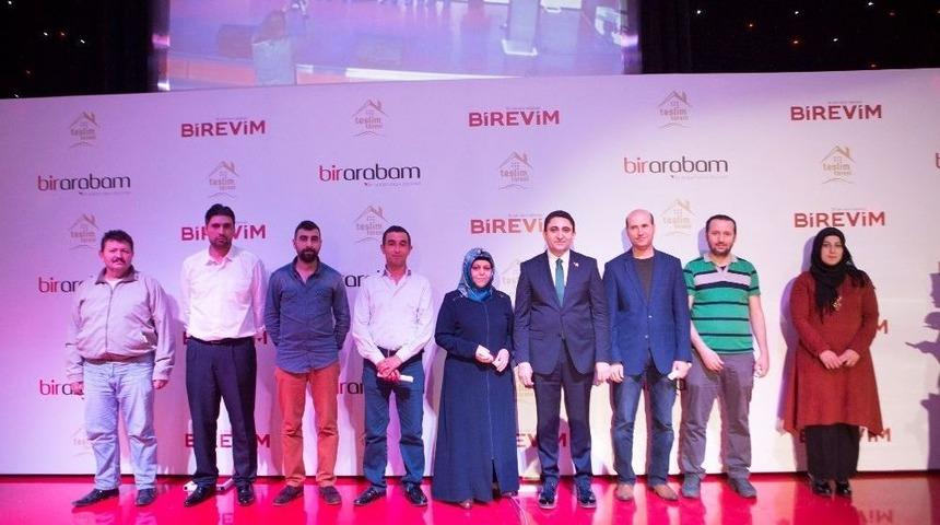 Birevim, Toplu Tapu Teslim T&ouml;reninde 100 Aileye Tapularını Teslim Etti