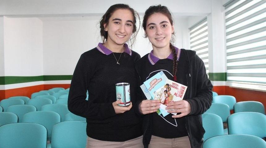 Har&ccedil;lıkları İle 5 Yetimi Giydirdiler