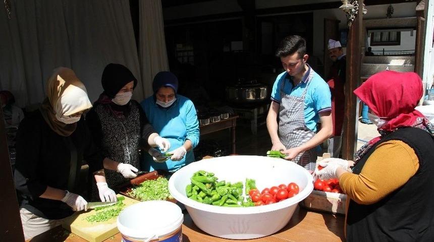 Beypazarı’nda Ramazan’da Sıcak Yemek Dağıtımı