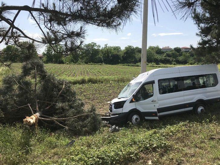 Sakarya’da İşçi Servisi Tarlaya Uçtu: 7 Yaralı G1
