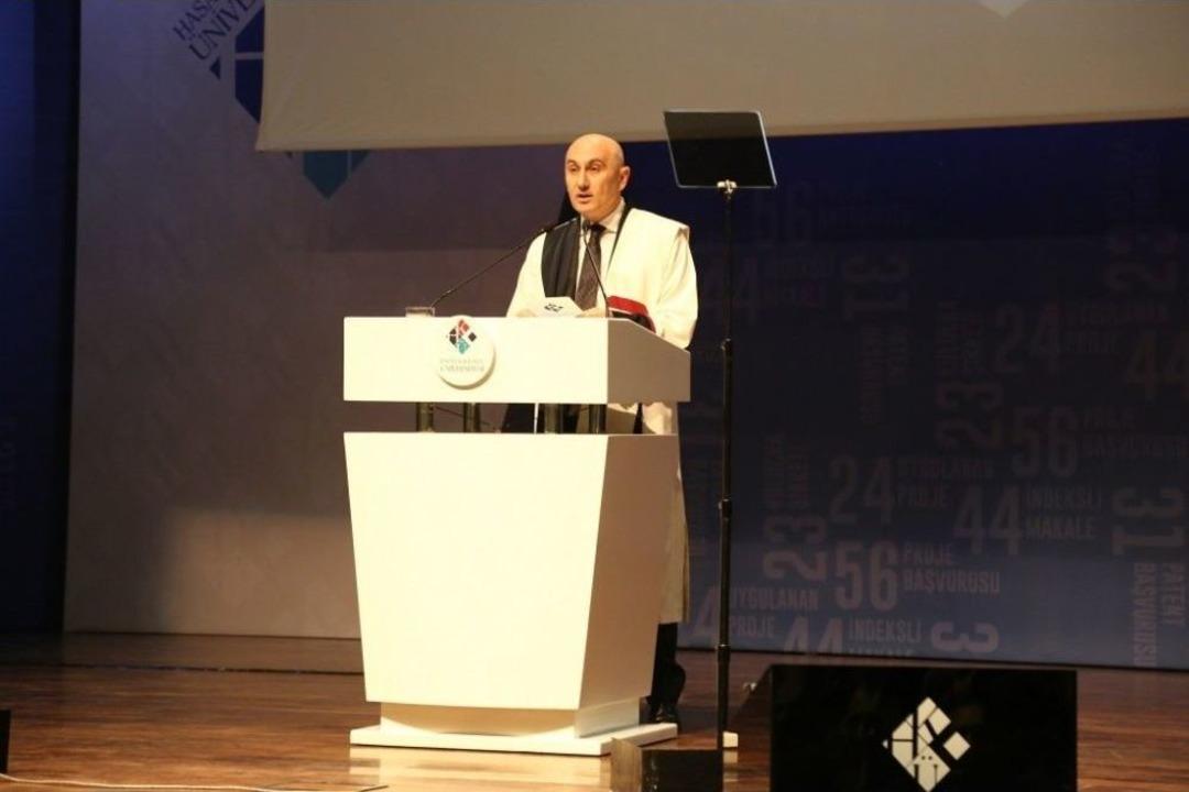 Hk&uuml;&rsquo;de Başarılı Akademisyenler &Ouml;d&uuml;llendirildi