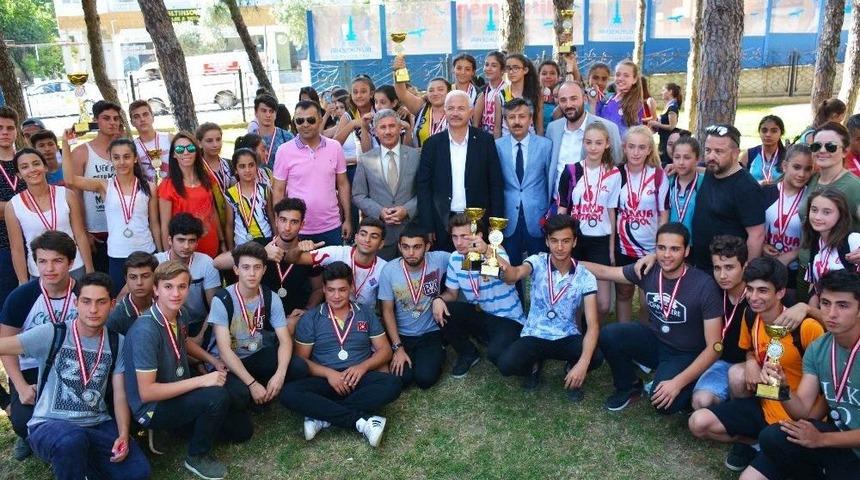 Torbalı Gen&ccedil;lik Ve Spor Festivalinde Kupalar Sahiplerini Buldu