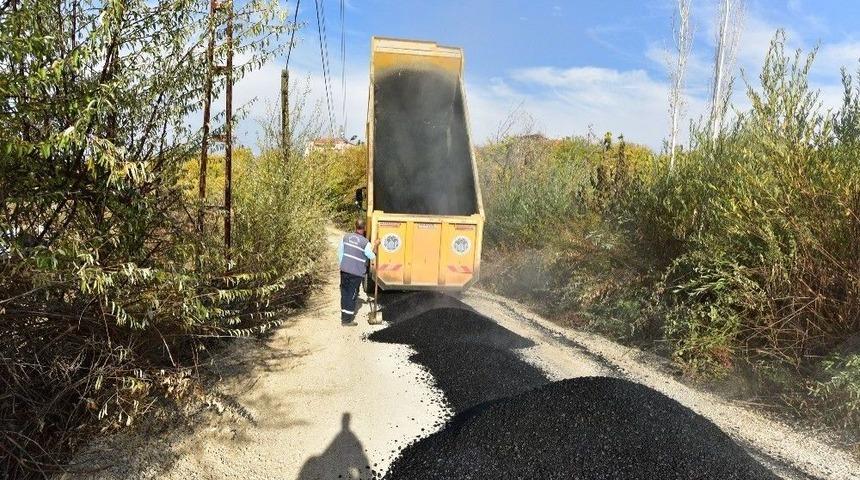 Karabağlar&rsquo;da Sıcak Asfalt Sevinci