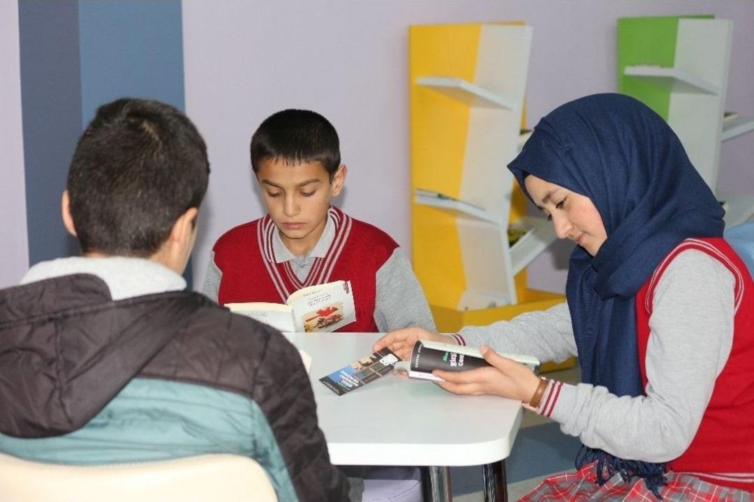 İpekyolu İlk Kez &lsquo;z K&uuml;t&uuml;phane&rsquo; İle Tanıştı