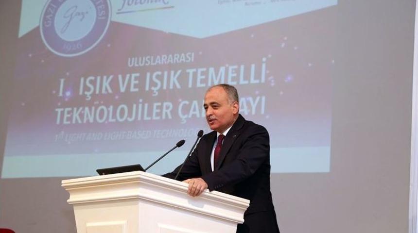 Gazi&rsquo;de "ışık Ve Işık Temelli Teknolojiler &Ccedil;alıştayı" D&uuml;zenlendi