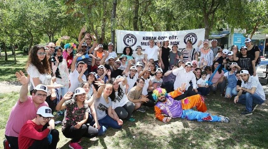 &Ouml;zel &Ccedil;ocuklara S&uuml;rpriz Piknik