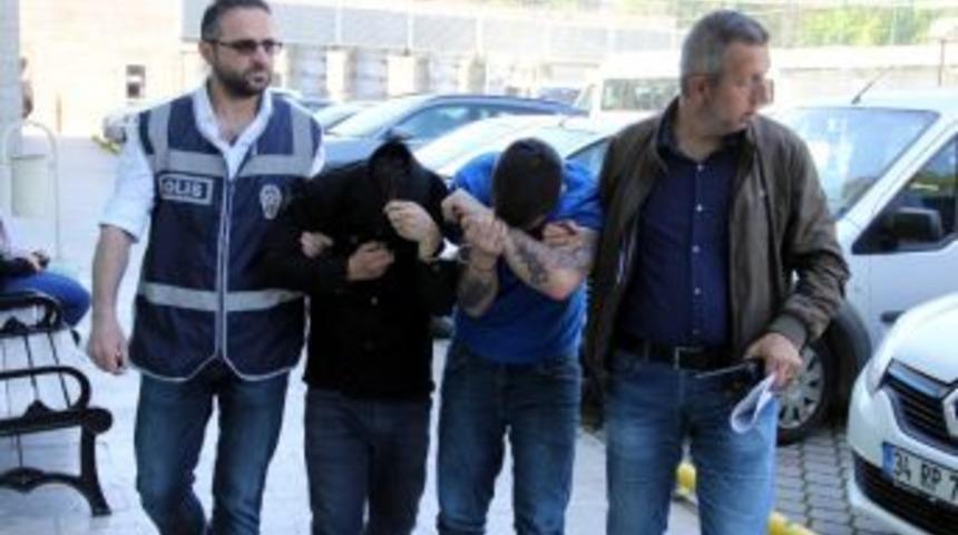 Park Halindeki Araçlardan Hırsızlık Yapan 2 Kişi Yakalandı