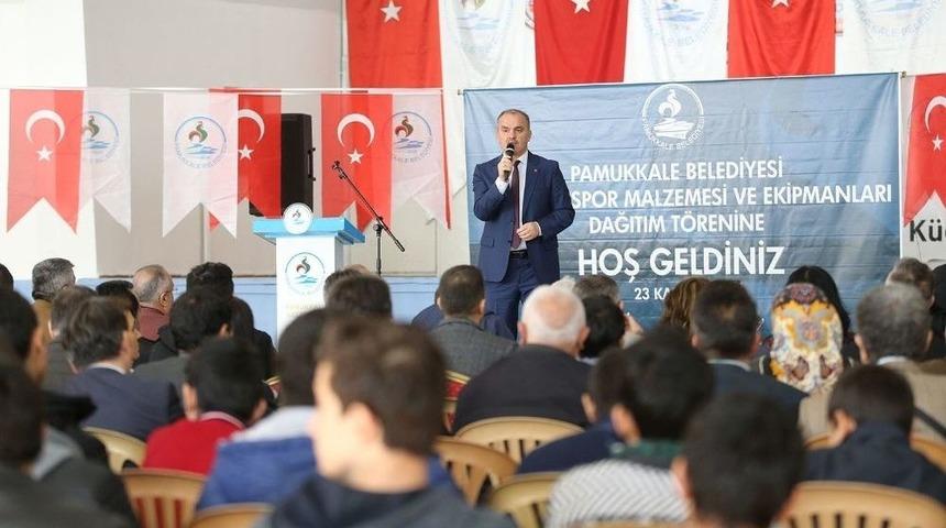 Başkan G&uuml;rlesin&rsquo;den 132 Okula Spor Malzemesi