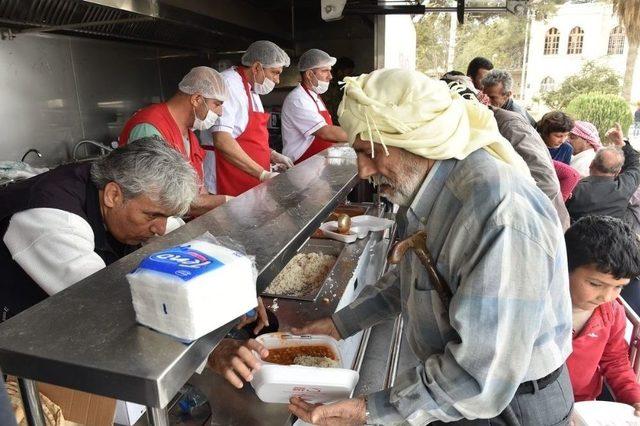 Türk Kızılayı Afrin’de Yüzleri Güldürmeye Devam Ediyor