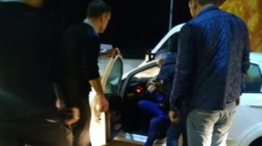 Silahla Vuruldu, Kendi Kullandığı Ara&ccedil;ta Hastaneye Geldi